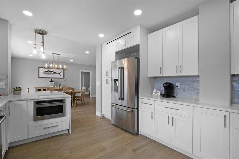 Image 8 of 59 For 333 Sunset Dr  208