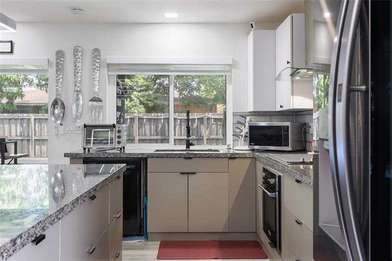 Image 26 of 65 For 6951 83rd St
