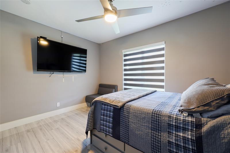 Image 37 of 65 For 6951 83rd St