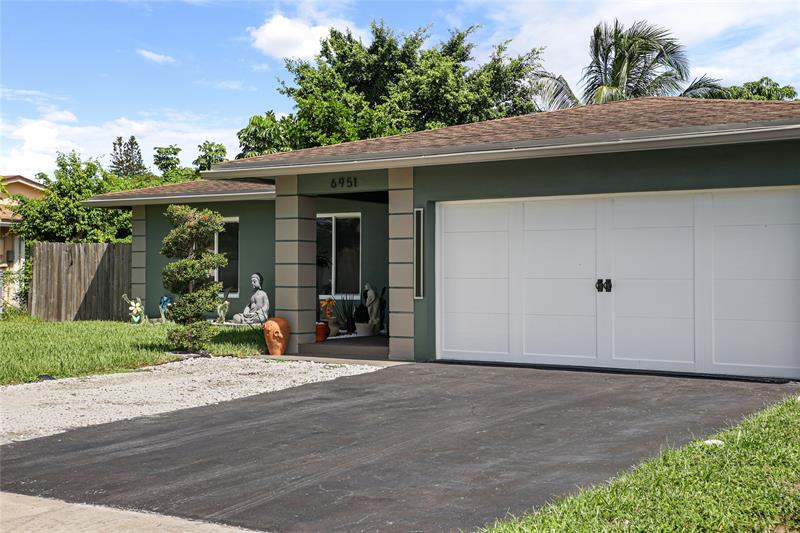 Image 4 of 65 For 6951 83rd St