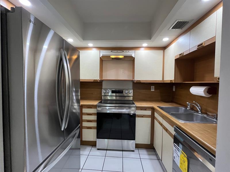 Image 7 of 27 For 9030 125th Ave  E307