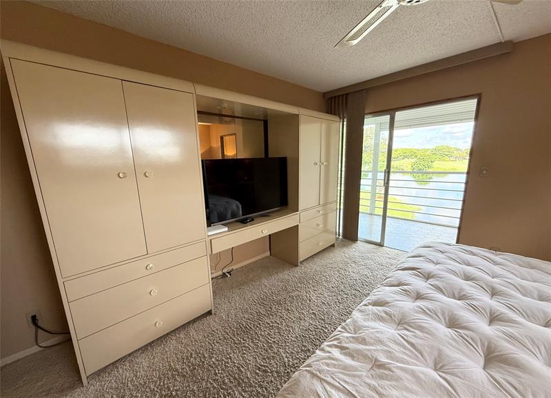 Image 15 of 26 For 2903 Victoria Cir  03