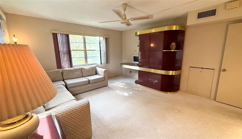 Image 22 of 26 For 2903 Victoria Cir  03