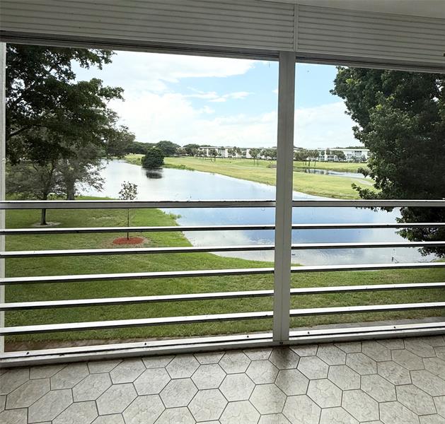 Image 8 of 26 For 2903 Victoria Cir  03