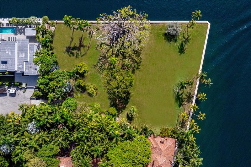 Image 14 of 15 For 1000 Riviera Isle Dr