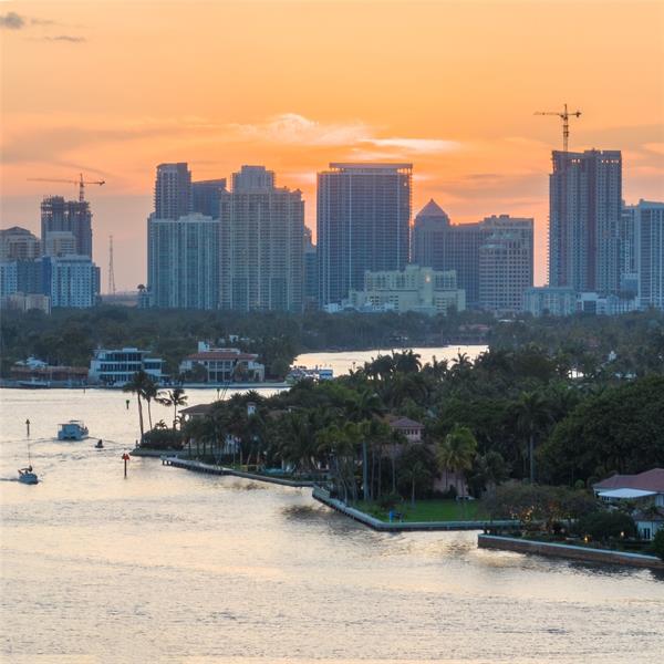 Image 17 of 19 For 1000 Riviera Isle Dr