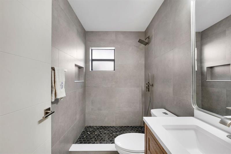 Image 16 of 33 For 4125 Carambola Cir  2126