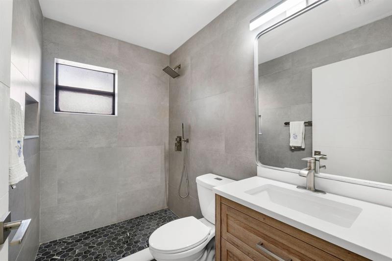 Image 27 of 33 For 4125 Carambola Cir  2126