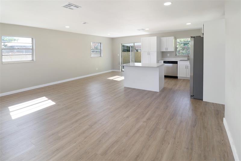 Image 4 of 13 For 5654 Papaya Rd
