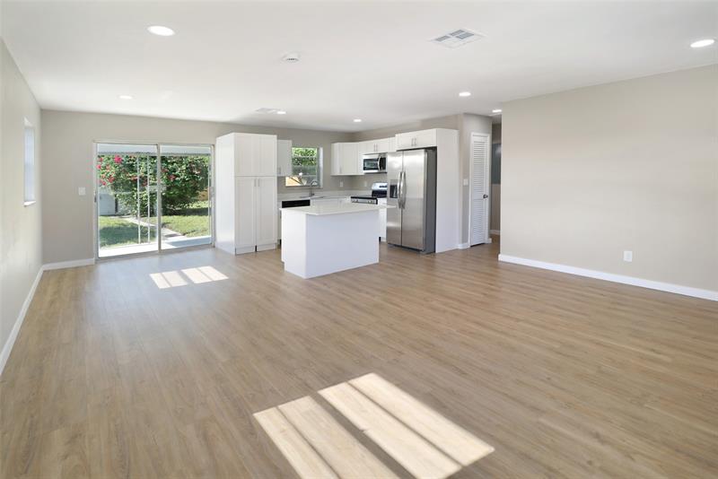 Image 6 of 13 For 5654 Papaya Rd