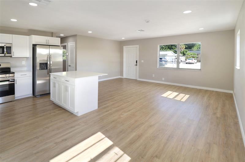 Image 7 of 13 For 5654 Papaya Rd