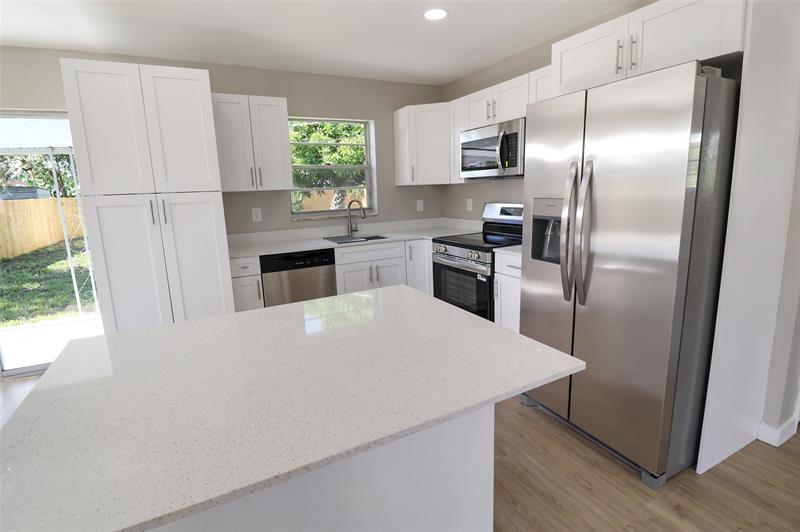 Image 8 of 13 For 5654 Papaya Rd