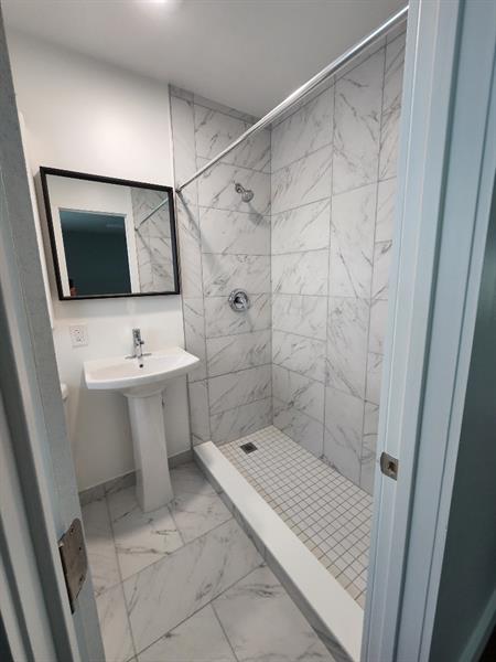 Image 13 of 18 For 1354 Bayview Dr  M