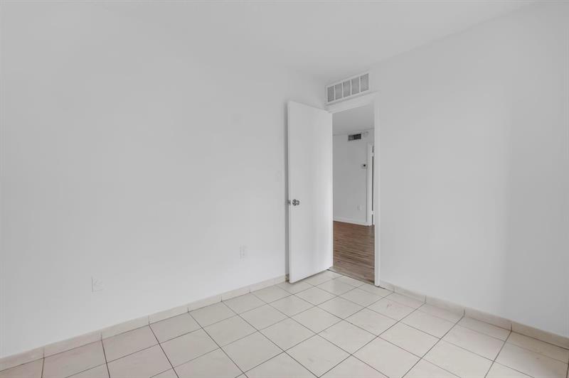 Image 13 of 31 For 4801 7th St  503-16