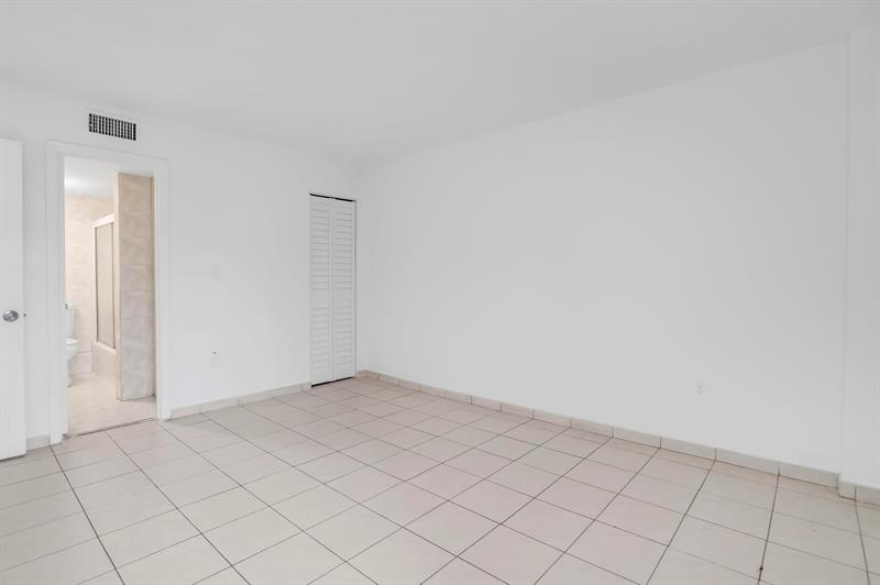 Image 15 of 31 For 4801 7th St  503-16