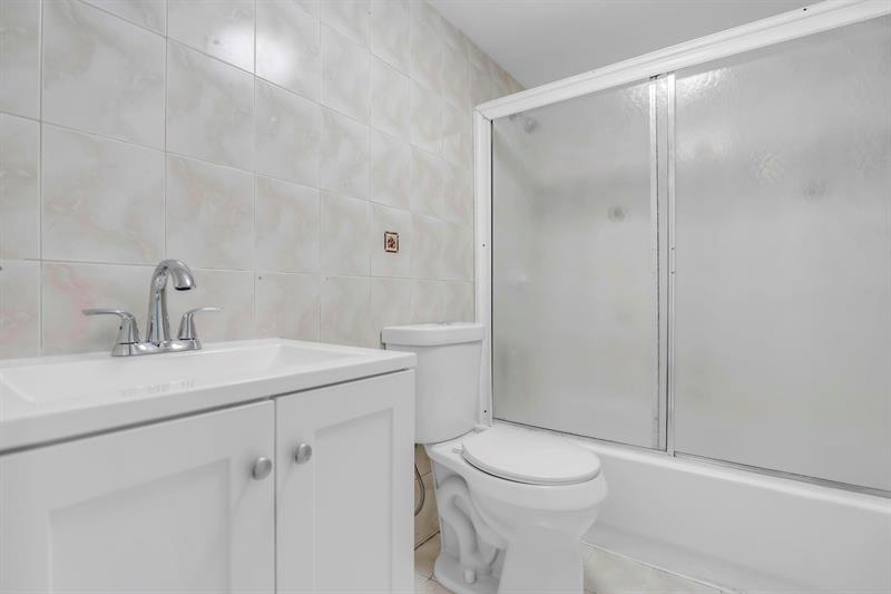 Image 18 of 31 For 4801 7th St  503-16