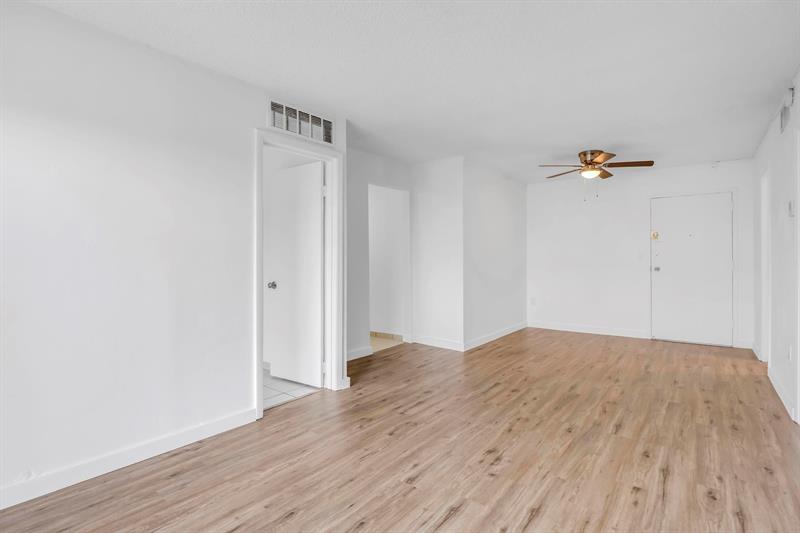 Image 5 of 31 For 4801 7th St  503-16