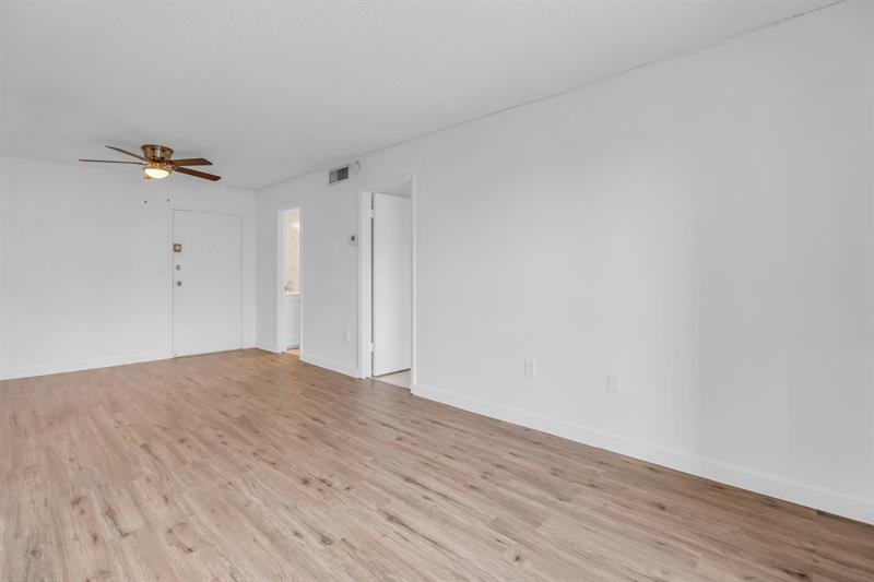 Image 7 of 31 For 4801 7th St  503-16