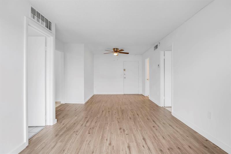 Image 8 of 31 For 4801 7th St  503-16