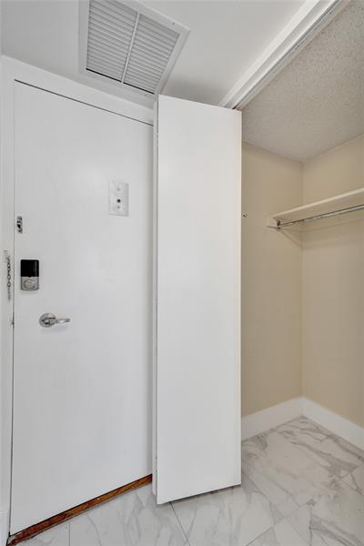Image 10 of 48 For 3015 Ocean Blvd.  15c