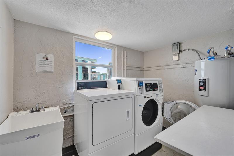 Image 22 of 48 For 3015 Ocean Blvd.  15c