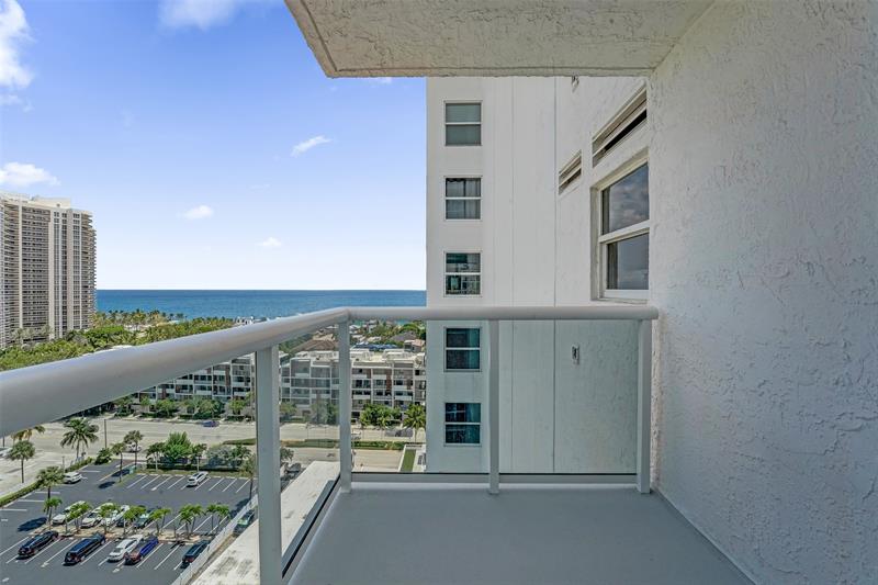 Image 23 of 48 For 3015 Ocean Blvd.  15c