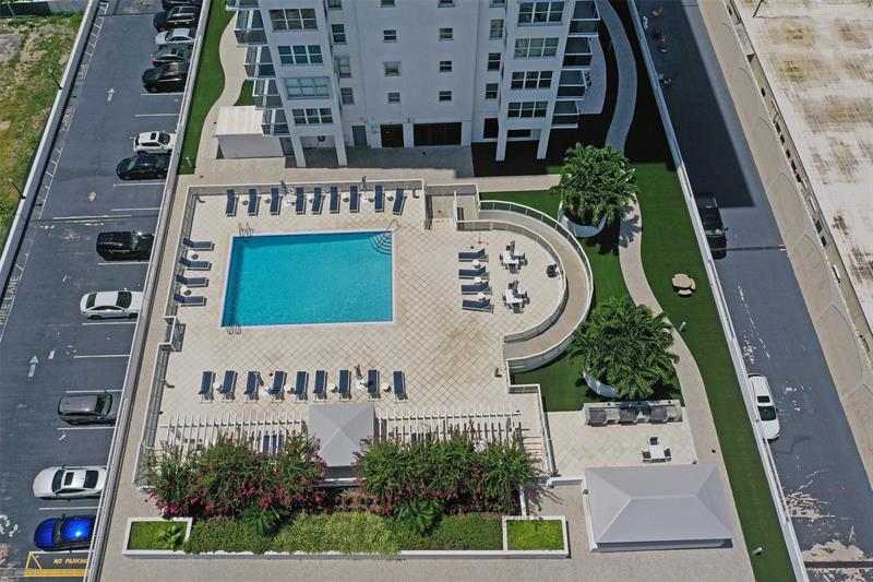 Image 32 of 48 For 3015 Ocean Blvd.  15c