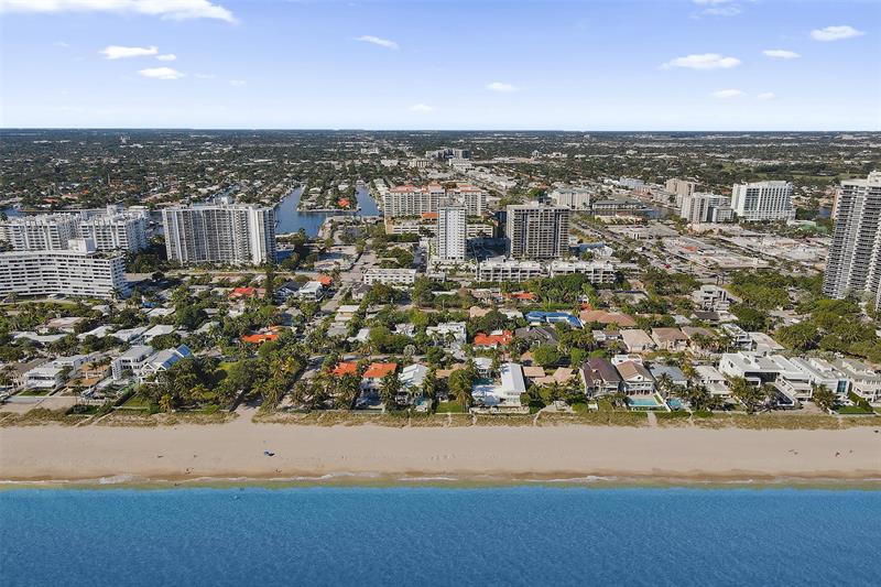 Image 43 of 48 For 3015 Ocean Blvd.  15c