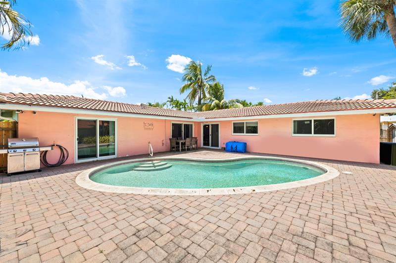 Image 5 of 20 For 261 18th Ct  