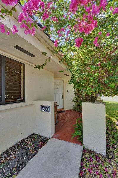 Image 3 of 83 For 1600 81 Way  1600