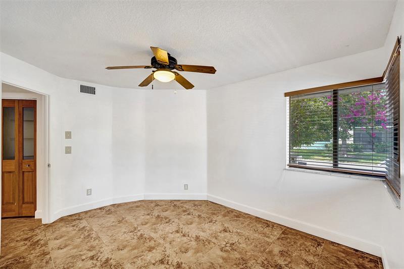 Image 30 of 83 For 1600 81 Way  1600