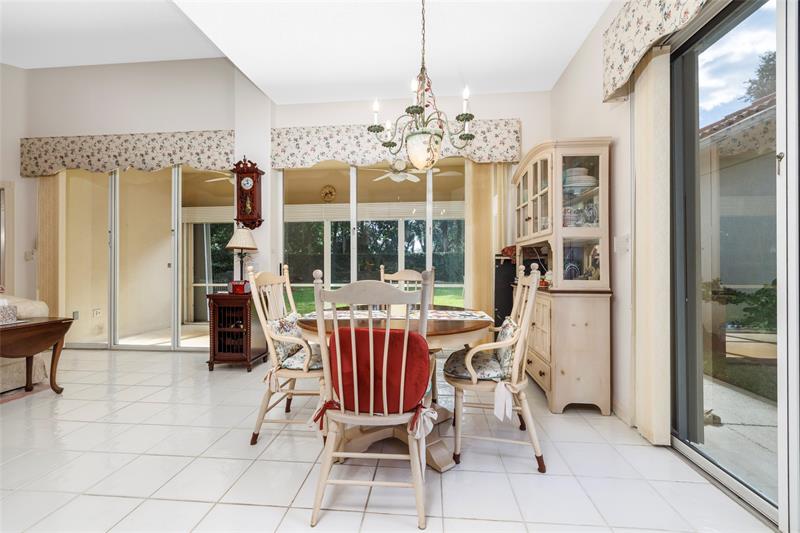 Image 12 of 35 For 319 Kelsey Park Cir