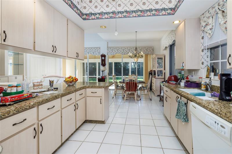 Image 14 of 35 For 319 Kelsey Park Cir