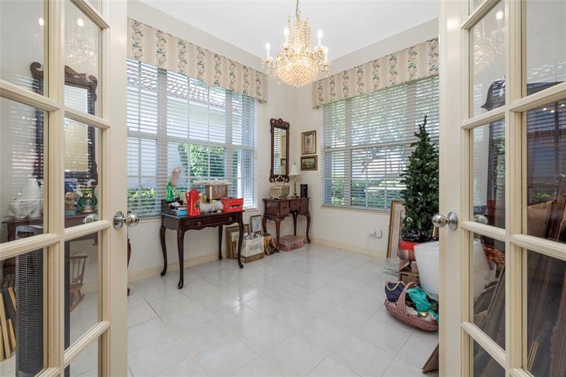 Image 17 of 35 For 319 Kelsey Park Cir