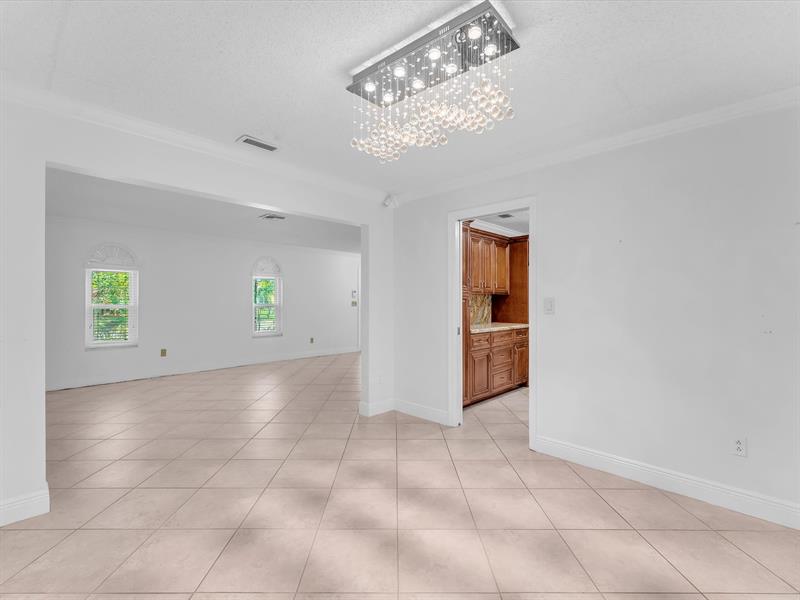 Image 11 of 36 For 11762 26th Ct