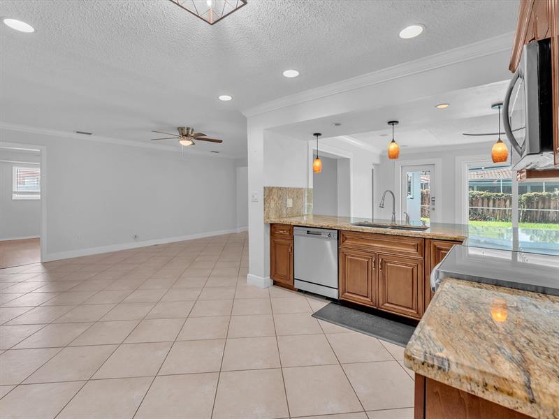 Image 12 of 36 For 11762 26th Ct
