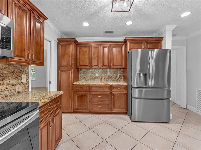 Image 13 of 36 For 11762 26th Ct