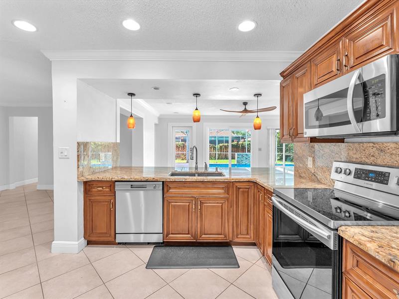 Image 15 of 36 For 11762 26th Ct