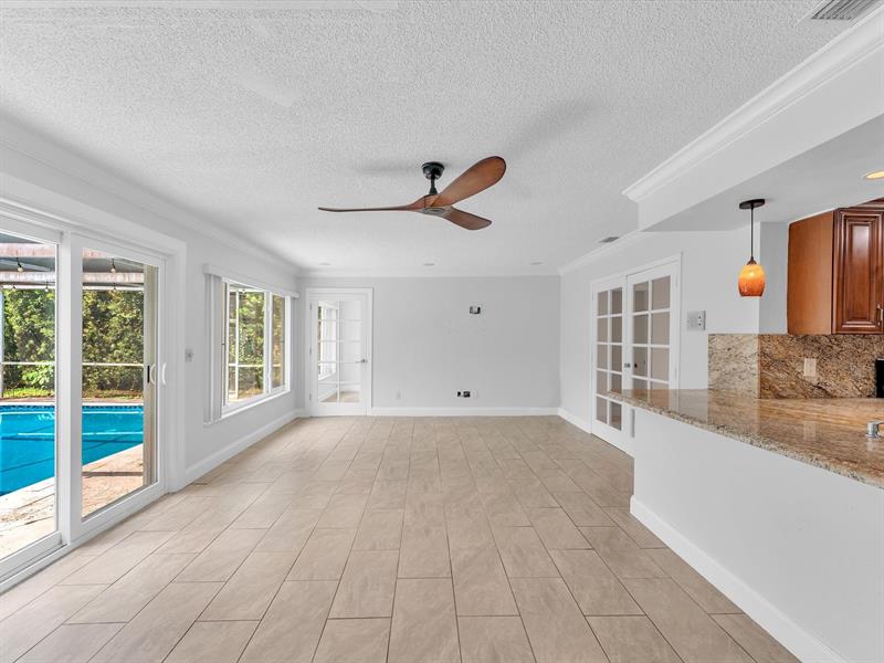 Image 18 of 36 For 11762 26th Ct