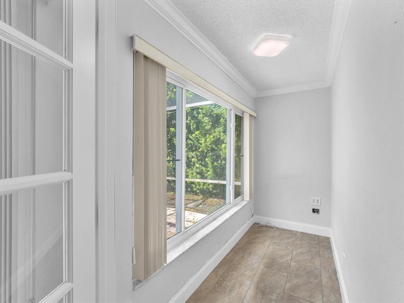 Image 21 of 36 For 11762 26th Ct