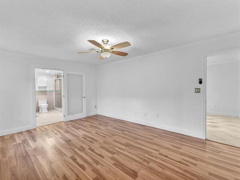 Image 23 of 36 For 11762 26th Ct