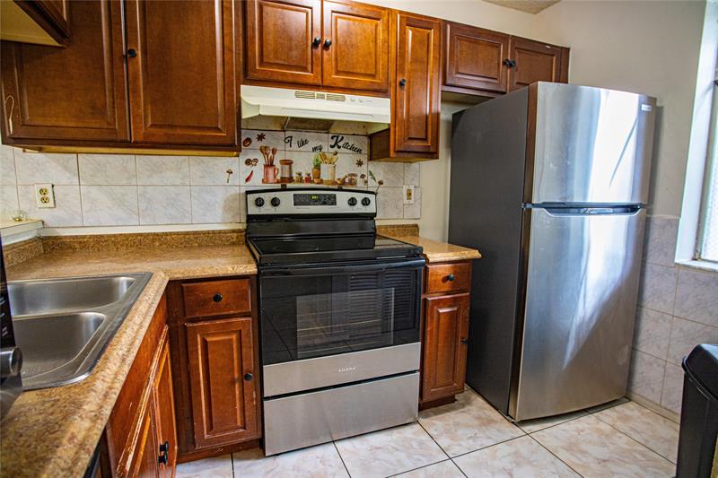 Image 4 of 27 For 4295 114th Ter  4295