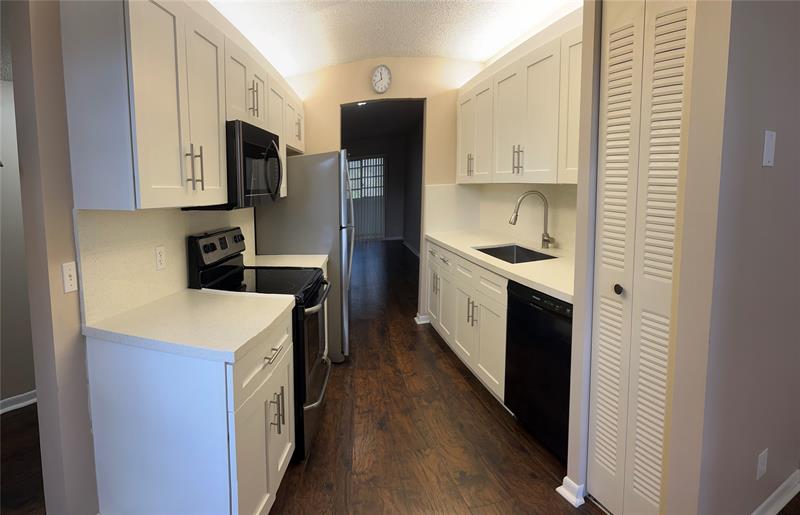 Details for 1300 124th Ter  P-211, Hollywood, FL 33027