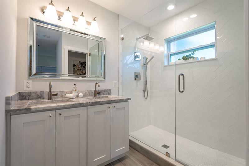 Image 23 of 45 For 2640 50th St