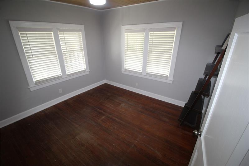 Image 12 of 20 For 239 1st Ave  