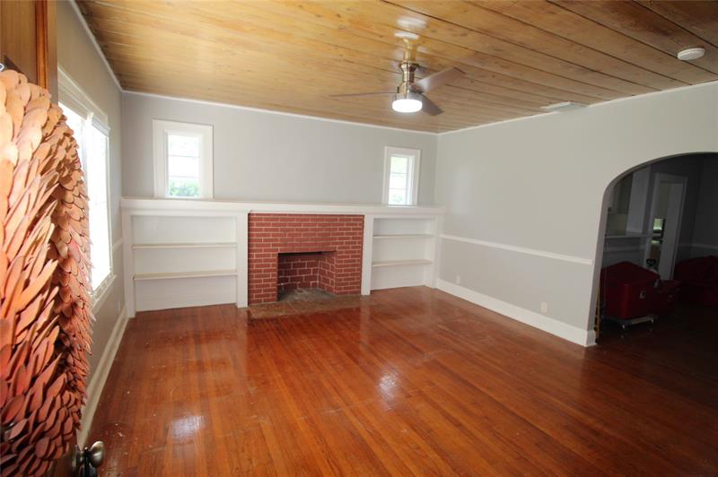 Image 4 of 20 For 239 1st Ave  