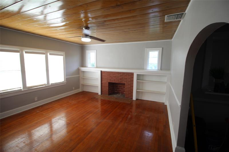 Image 5 of 20 For 239 1st Ave  