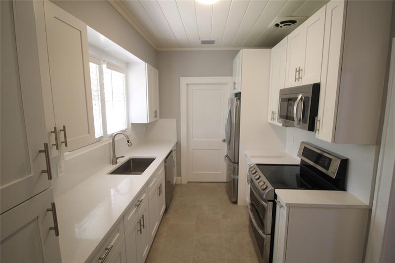 Image 9 of 20 For 239 1st Ave  