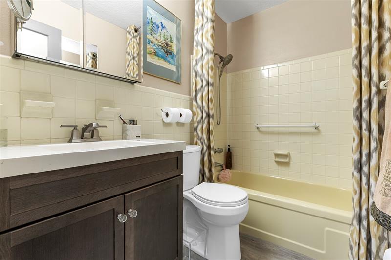 Image 13 of 27 For 2160 56th Ct  210