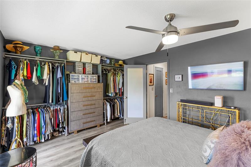 Image 16 of 27 For 2160 56th Ct  210